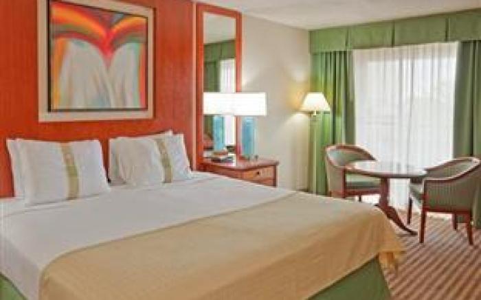 Holiday Inn Niagara Falls-By the Falls By IHG