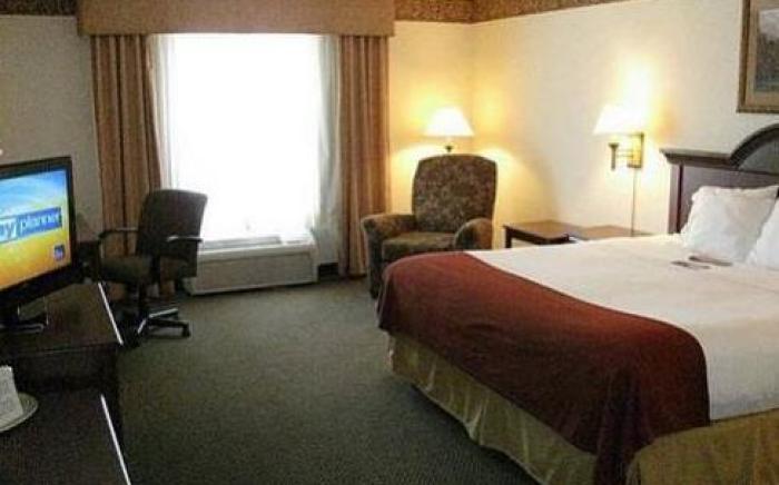 Holiday Inn Express Hotel & Suites Brookings By IHG