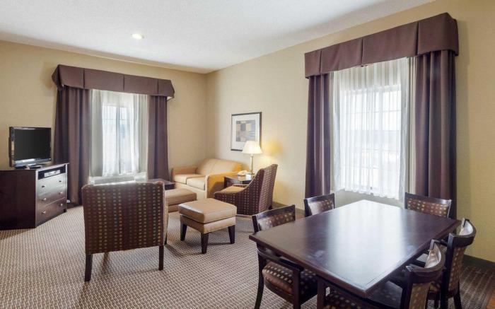 Comfort Inn & Suites