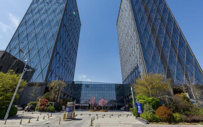 Floral Hotel Glorious Galaxy Xuzhou Railway Station