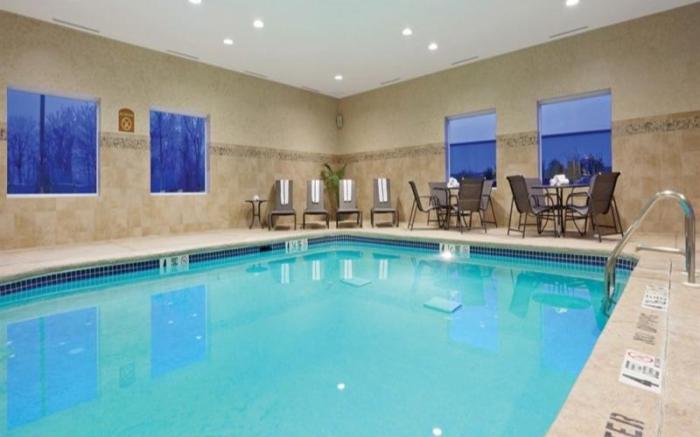 Holiday Inn Express & Suites West Long Branch - Eatontown By IHG