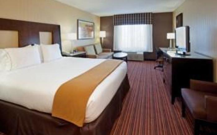 Holiday Inn Express Hotel & Suites Belmont By IHG