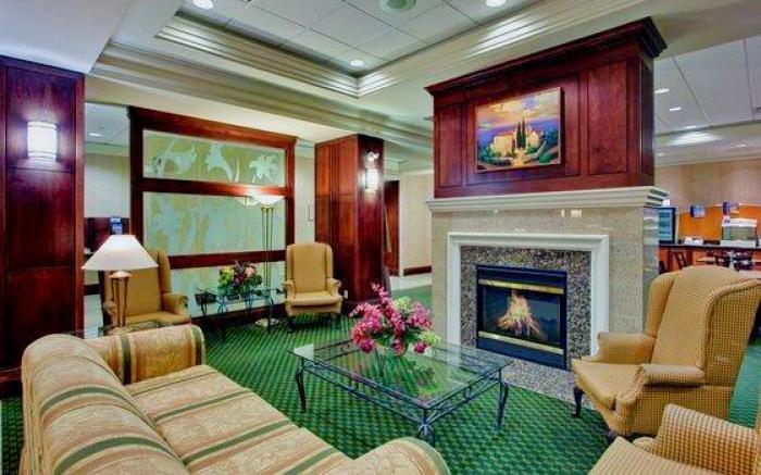 Holiday Inn Express Hotel & Suites Milton By IHG