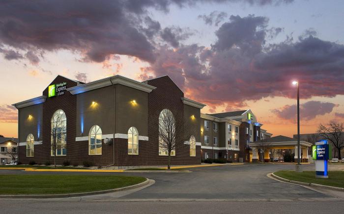 Holiday Inn Express Hotel & Suites Brookings By IHG