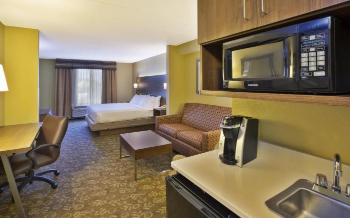 Holiday Inn Express Hotel and Suites Fort Wayne By IHG