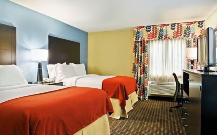 Holiday Inn Express Hotel Fort Campbell-Oak Grove By IHG