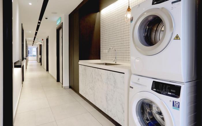 Z Hotel Ara Damansara, LRT, Mall, Airport