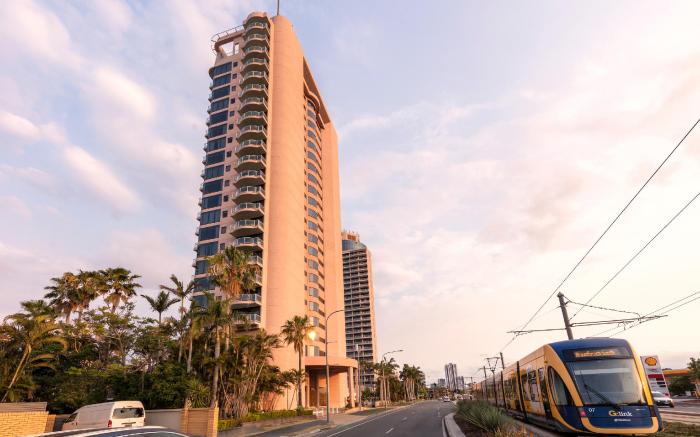 Oaks Gold Coast Hotel