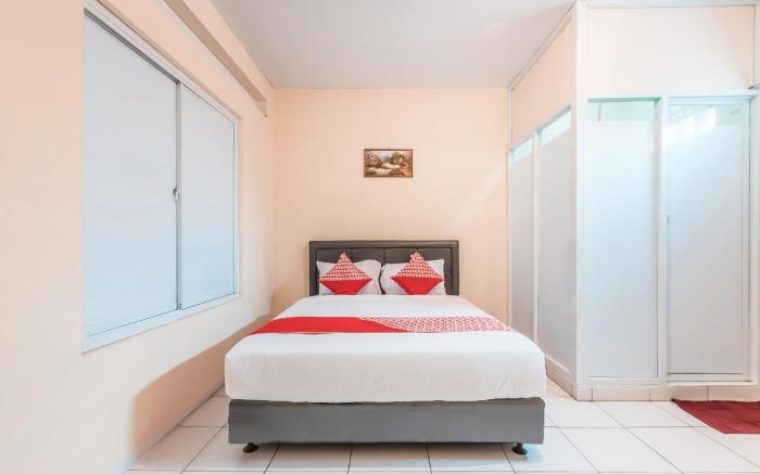 Super OYO 1868 J&b Room Pramuka