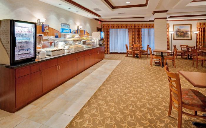 Holiday Inn Express Hotel & Suites Bethlehem Airport/Allentown area By IHG