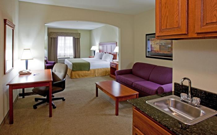 Holiday Inn Express Hotel and Suites Ada By IHG