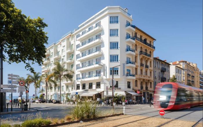 Yelo Promenade Hotel Magnan, Sonder