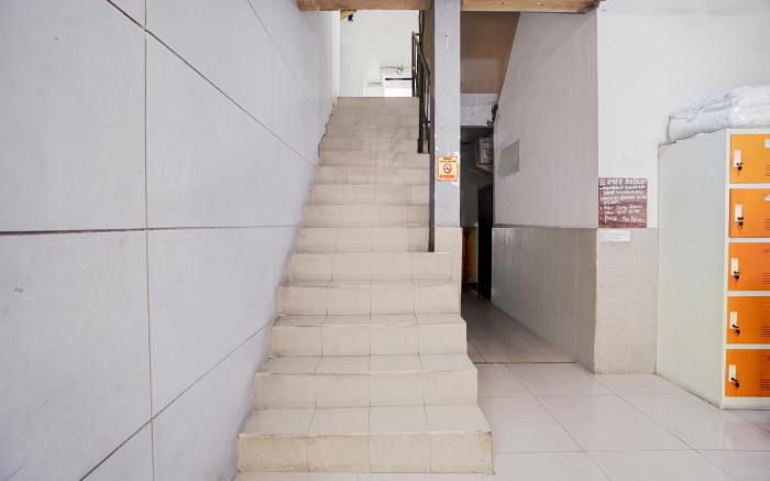 Hotel O Siwalankerto Near City Of Tomorrow Mall Formerly Padang Pasir C-12 Residence