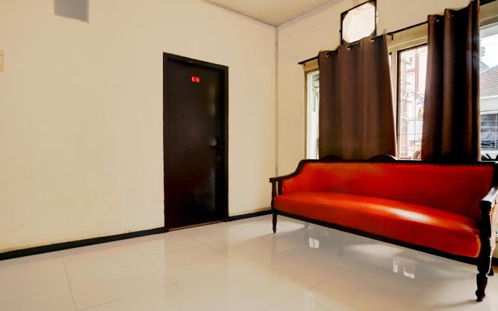 Hotel O Siwalankerto Near City Of Tomorrow Mall Formerly Padang Pasir C-12 Residence