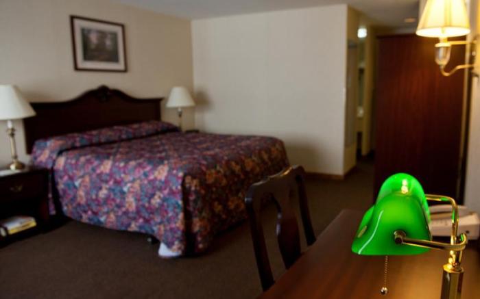 East Norwich Inn