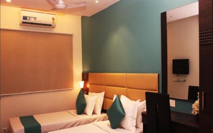 Hotel Crest Inn