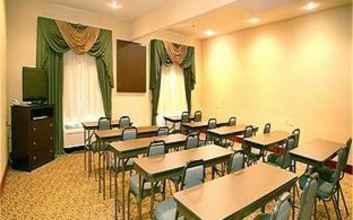 Comfort Inn & Suites Sharonville - Cincinnati North