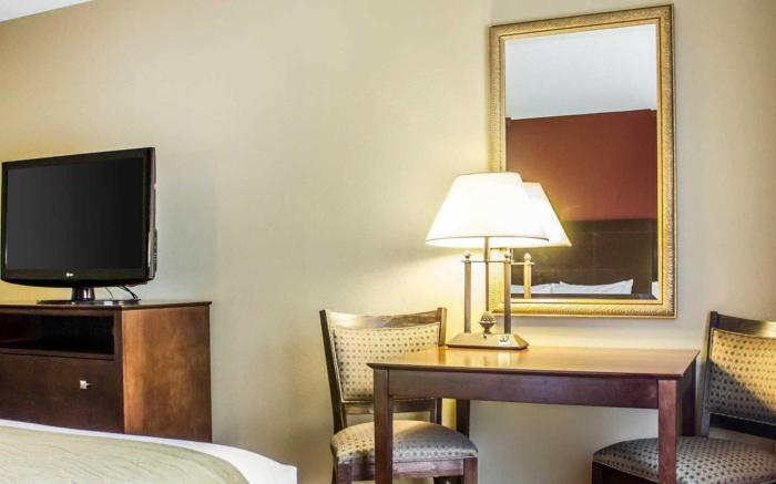 Comfort Inn & Suites
