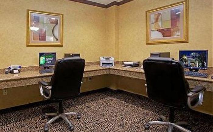Holiday Inn Express Wharton Hotel By IHG