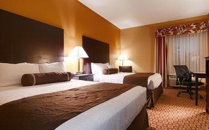 Best Western Plus Bradenton Hotel and Suites