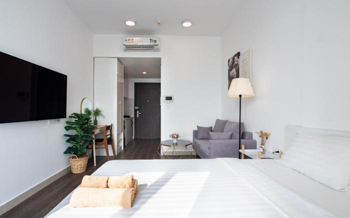 Infinity Pool Signature - Near Bui Vien street