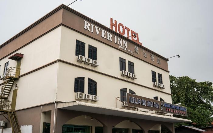 OYO 301 River Inn Hotel