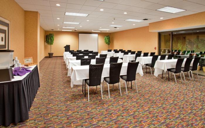 Holiday Inn At the Campus By IHG