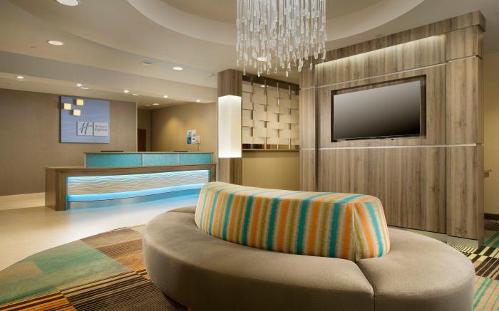 Holiday Inn Express Hotel and Suites DFW-Grapevine By IHG