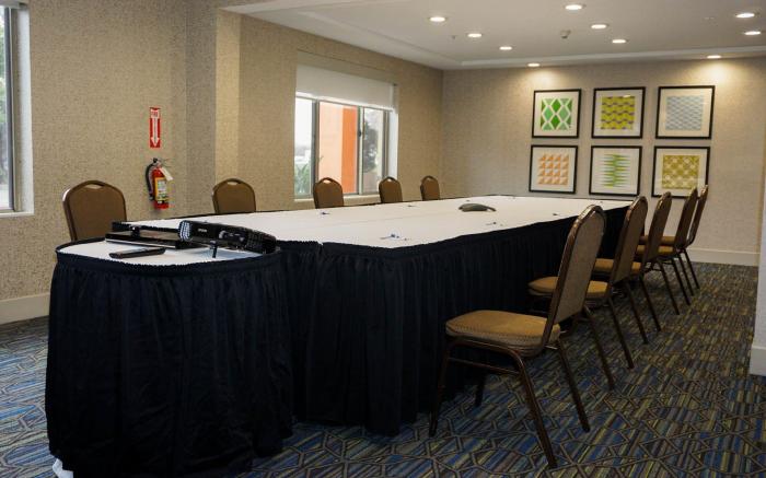 Holiday Inn Express Fremont - Milpitas Central By IHG