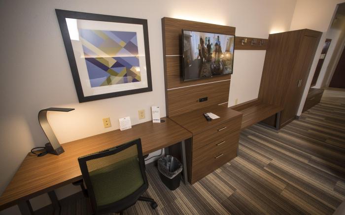 Holiday Inn Express Hotel & Suites Lexington-Downtown University By IHG
