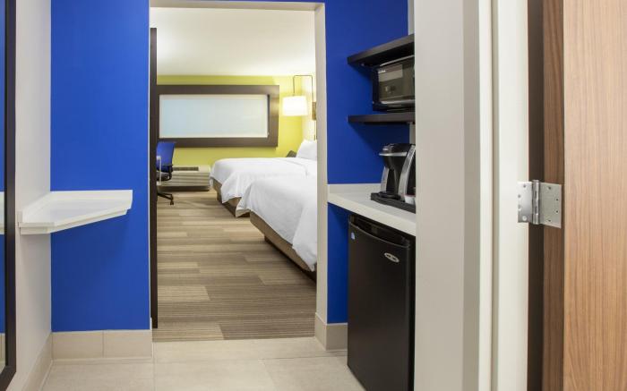 Holiday Inn Express Hotel & Suites Boston - Marlboro By IHG