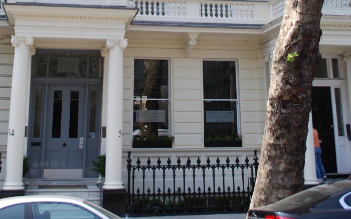 54 Queen's Gate Hotel