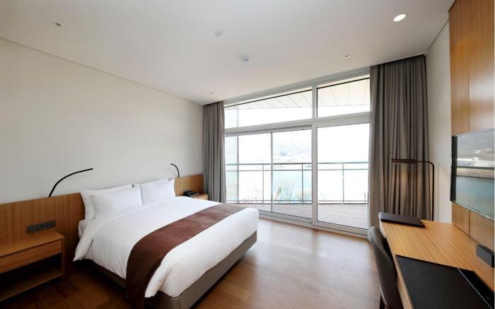 Midas Hotel and Resort