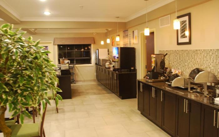 Best Western Plus Fort Saskatchewan Inn and Suites