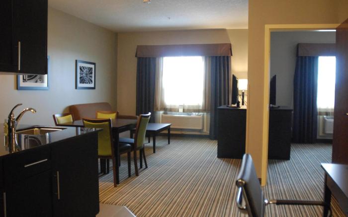 Best Western Plus Fort Saskatchewan Inn and Suites