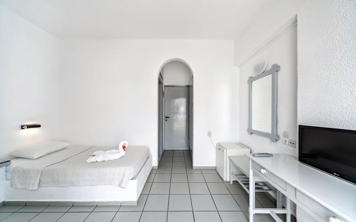Iro Hotel