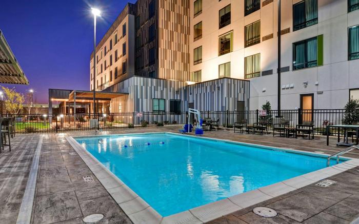 Courtyard by Marriott Bentonville Rogers Promenade