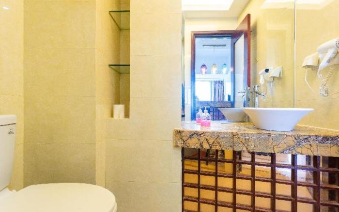 Sunny Apartment Of Grand Continental