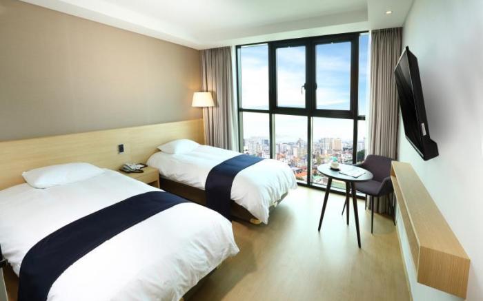 Hotel The One