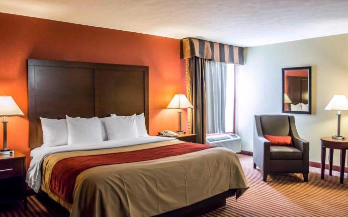 Comfort Inn & Suites Cincinnati Eastgate
