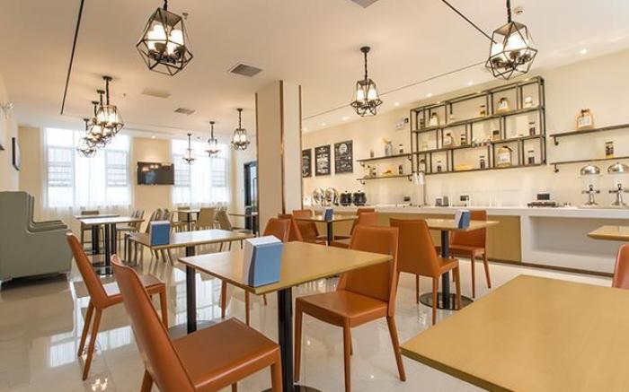 City Comfort Inn Qinzhou Port District Central Square