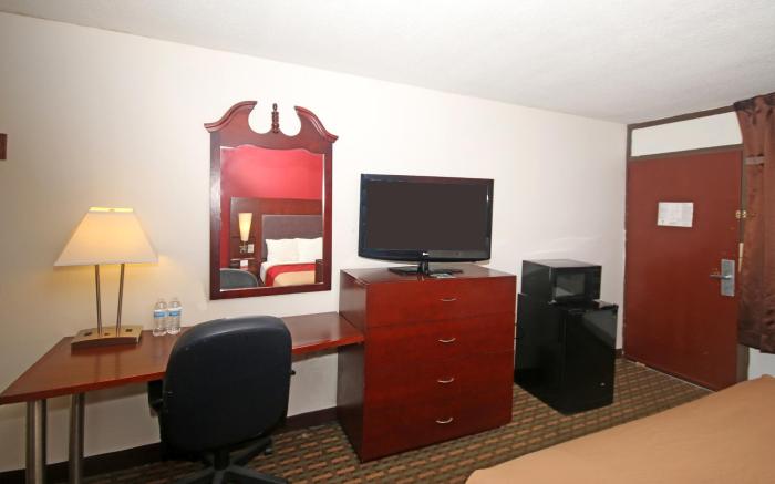 Americas Best Value Inn Pilot Mountain