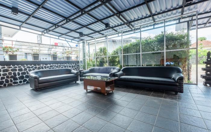 Hz Residence
