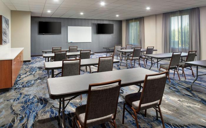 Fairfield by Marriott Inn & Suites Locust Grove I-75 South