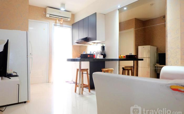 Comfy 2BR Apt at Green Pramuka City By Travelio