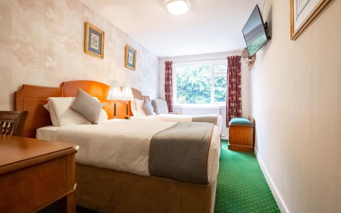 OYO Clachan Cottage Hotel