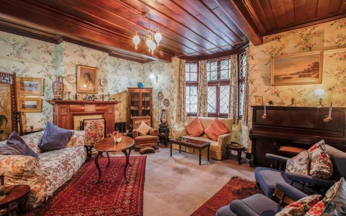 StayVista at Northwood Cottage with Vintage Luxury