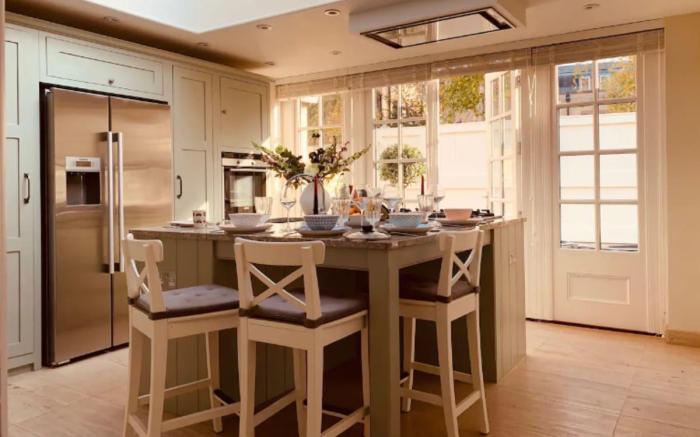 The Midsummer Common - Modern & Spacious 2BDR House with Garden