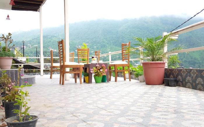 CRYSTAL LAKEVIEW HOMESTAY