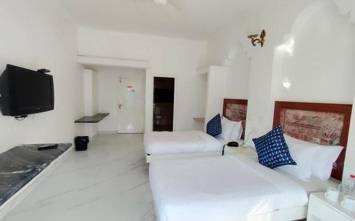 Hotel Meera